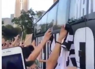 Ronaldo tregohet “zemërgjërë”, i përshëndet tifozët nga autobusi (VIDEO)