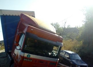 Kapet një kamion që transportonte migrant në Kumanovë (Foto)