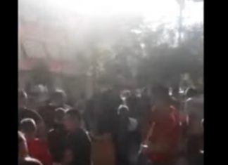 Turma në panik nga tërmeti mbush rrugët, makina merr para 50 vjeçarin me biçikletë (VIDEO)