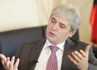 Ali Ahmeti sërish komenton bisedat që po i publikon ‘El Cheka’ (VIDEO)
