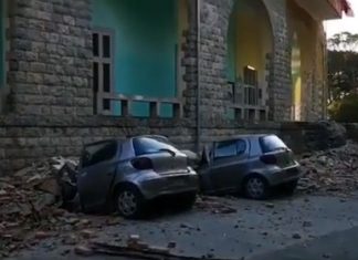 Shembet fakulteti në Tiranë, makinat mbesin nën gërmadha (VIDEO)