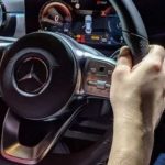 Mercedes mposhtë Teslan, bëhet vetura e parë që mund të drejtohet në mënyrë të pavarur pa ndikimin e shoferit