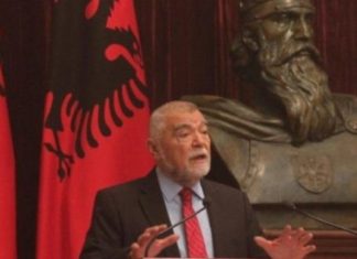 Mesiç: Kufiri Kosovë – Serbi është i paprekshëm, nuk kishte arritur ta ndryshonte as Millosheviqi