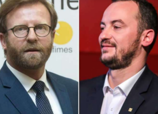 Molliqaj e Haki Abazi përleshen fizikisht