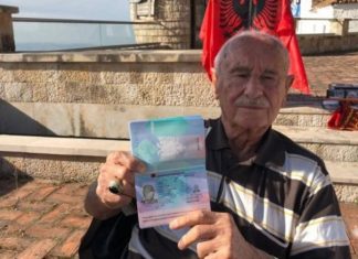 Pas 90 viteve në Turqi, Fikreti realizon amanetin e babës dhe merrë pasaportën shqiptare
