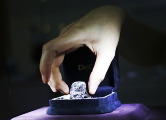 Diamanti me vlerë marramendëse vidhet në ankand