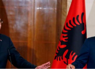 Kur Edi Rama filloi të flet shqip në mes të Serbisë, televizionet serbe e censurojn atë (VIDEO)