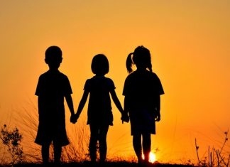 Nëse shoku juaj i ngushtë i ka këto 9 gjëra, mbajeni afër përgjithmonë!