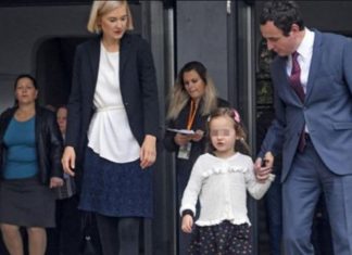 Libri i bashkëshortes së Kurtit shitet me çmim marramendës