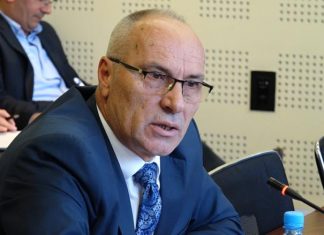 Muharrem Nitaj: A t’ia çojmë tash na Serbisë zarfet me vota të helmuara, godet idenë e Kurtit dhe Osmanit për heqen e taksës