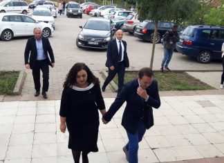 Voton Vjosa Osmani bashkë me bashkëshortin e saj
