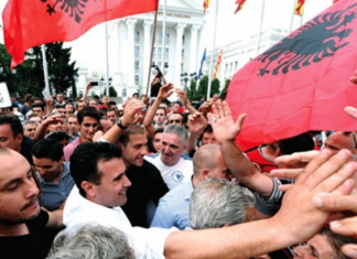 LSDM-ja përsëri vrapon pas votave shqiptare