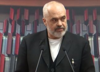 Rama sot sërish e nis ditën me një porosi fetare: Kjo është feja ime (FOTO)