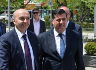 “Deklaratat e Lutfi Hazirit për postin e Kryeministrit përpjekje për të ngritur “pazarin” politik”