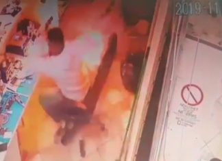 Momenti kur shpërthen bateria e iPhone 6 në një dyqan celularësh në Kosovë (VIDEO)