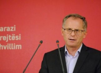 Nënkryetari i VV’së tallet me Lutfi Hazirin: Nuk ka peshë në bisedimet VV-LDK