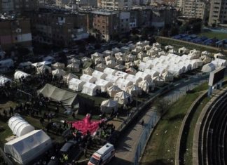 Gazetarja britanike: Bllokohen kamionët me ndihma nga Kosova e Maqedonia