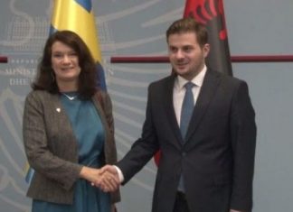 Cakaj me homologen suedeze: BE diskriminuese ndaj Kosovës