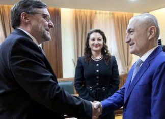 Ndërkombëtarët, “si shpirt” apo si “palaço”?