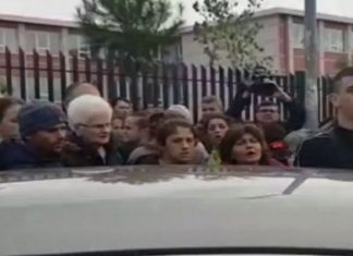 Denoncimi: Në Durrës njerëzit pa bukë, Rama rri në ekrane (VIDEO)