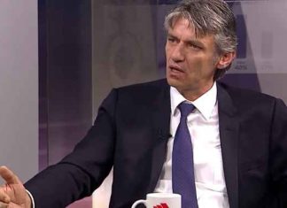 Sela kapet me Tv21, Redaksia: Në opozitë bëni presione, po kur do jeni në pushtet?