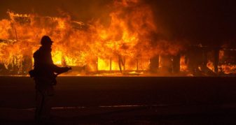 Info Shqip: ​40 zjarre shpërthejnë në Greqi