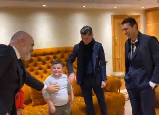 Rama u bën suprizën e madhe, i takon me Ronaldon dhe Bufonin fëmijët që u hudhën nga kati i 5 për ti shpëtuar tërmetit (VIDEO)
