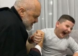 Pasi takoi Ronaldon, Rama i bën tjetër surprizë vogëlushit që u hodh nga kati i tretë