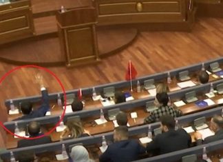 Glauk Konjufca nuk e votoi veten për kryeparlamentar (VIDEO)