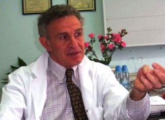 U shpall një ndër 100 neurokirurgët më të mirë në botë, mjeku i njohur shqiptar tregon momentin e vështirë të profesionit