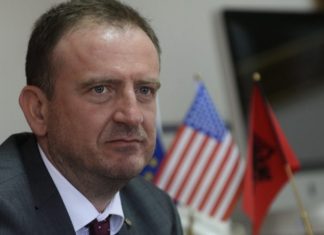 Arben Taravari investon në objekt inekzistent (FOTO)