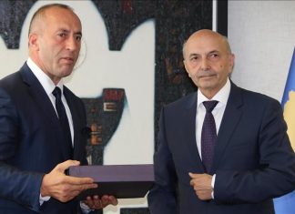 Isa Mustafa kërcënon publikisht Ramush Haradinajn: Duhet të kemi kujdes që strategjinë tonë të mos e marrë vesh Serbia