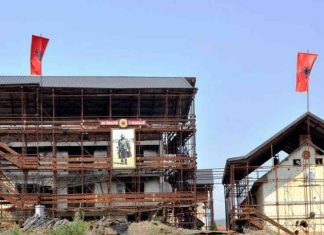 Kullat e Jasharajve rrezikojnë të shemben, 21 vite pas luftës nuk ka asnjë investim
