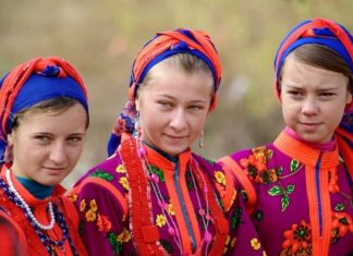 Kush janë vajzat nga Maqedonia e Veriut që jetojnë në izolim nga bota?