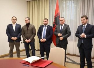 Shqiptarët e Luginës së Preshevës firmosin marrëveshjen në Tiranë: Me një listë të përbashkët në zgjedhjet parlamentare në Serbi