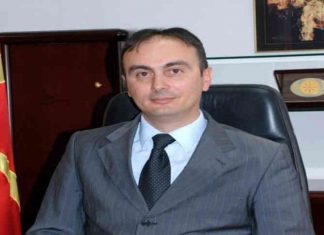 Vendim i çuditshëm! Çulev kërkon t’u merren makinat zyrtare presidentit dhe kryeministrit