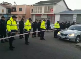 Nis shembja e banesave tek Unaza e Madhe, bllokohet qarkullimi (VIDEO)
