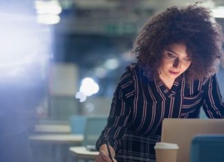 Orari i gjatë i punës u rrit femrave rrezikun e diabetit