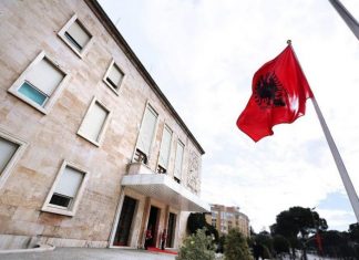 Qeveria shqiptare reagon pas deklaratave të qeverisë greke mbi zgjerimin e kufijve detarë