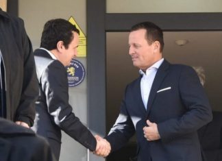 Grenell i reagon Veselit: Albini ka të drejtë për heqjen e taksës