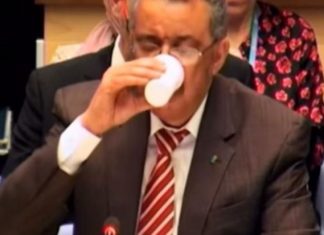 Kollitet gjatë fjalimit, shefi i OBSh-së thotë me një dozë humori: Mos u brengosni nuk është corona