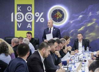 Ramushi i çon selame Albin Kurtit, tregon slloganin e ri të AAK-së