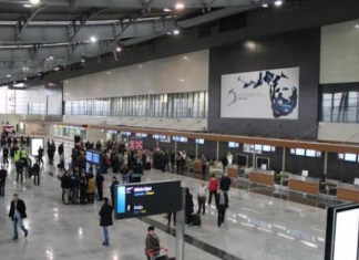 Aeroporti mbushet me mërgimtarë, sot 50 aeroplanë drejt Prishtinës