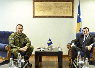 Teksa amerikanët paralajmërojnë tërheqjen e trupave, Albin Kurti takon komandantin e FSK-së