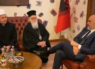 Rama takim me krerët fetar në Shqipëri për koronavirusin, a do mbyllen xhamitë edhe kishat? (VIDEO)