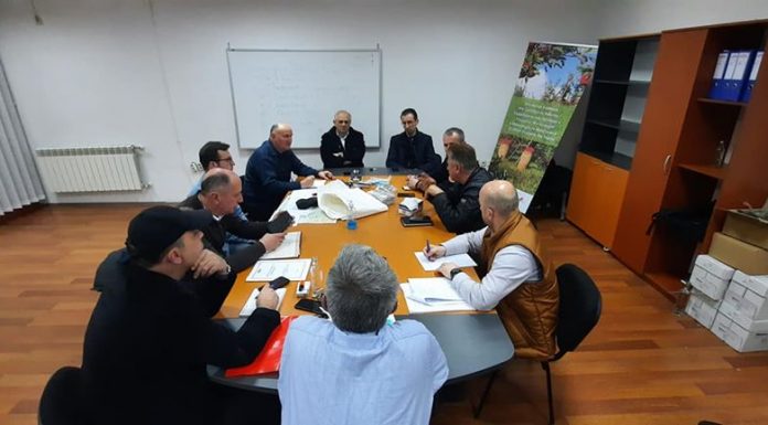 komunadiber-duka-hekuran_104786231150469_2913549120314540032_o