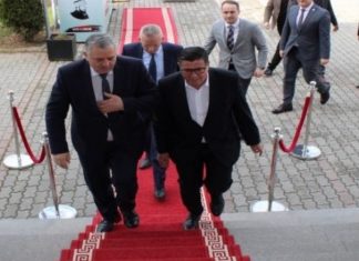 Godet Lutfi Haziri: Agimin nuk e kanë ndalur as plumbat që i bartë në trup, e të mos flasim për akuzat e ulëta të militantëve të VV-së