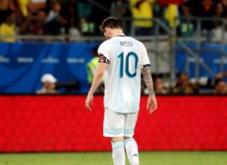 Legjenda e Argjentinës del kundër Lionel Messit