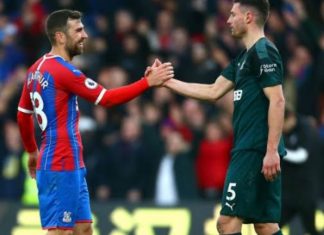 Ndalohet përshëndetja me duar në Premier League