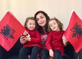 Vajzat e Vjosa Osmanit mbushën 6 vjet, kështu i uron ajo (FOTO)